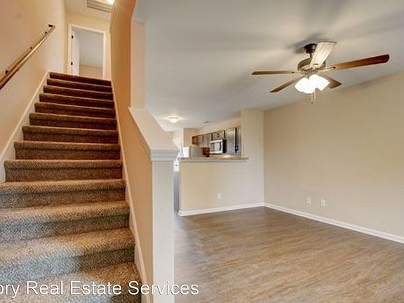 3rd image of 250 Fairview Ln