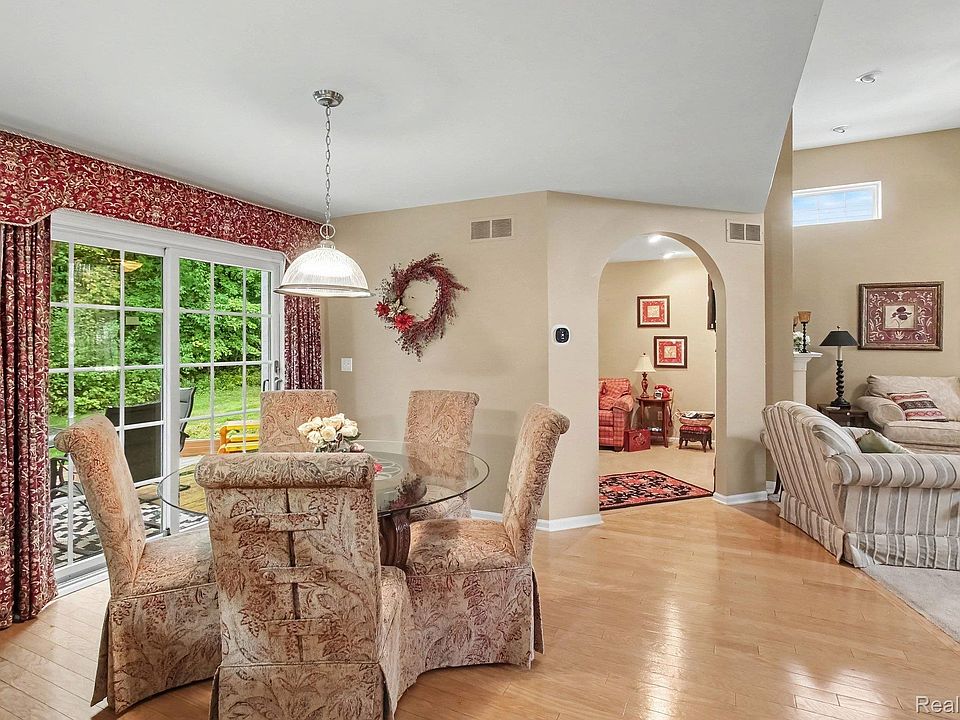 5207 Sandalwood Cir, photo 8