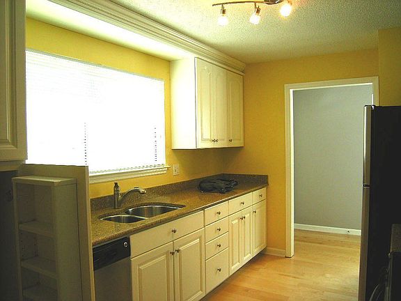 5th image of 4220 Lakes End Dr NW