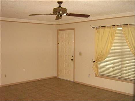 3rd image of 18 W Country Cove Way