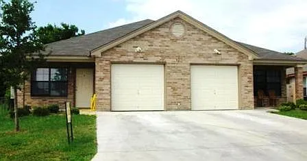 931 Rosewood Dr #B