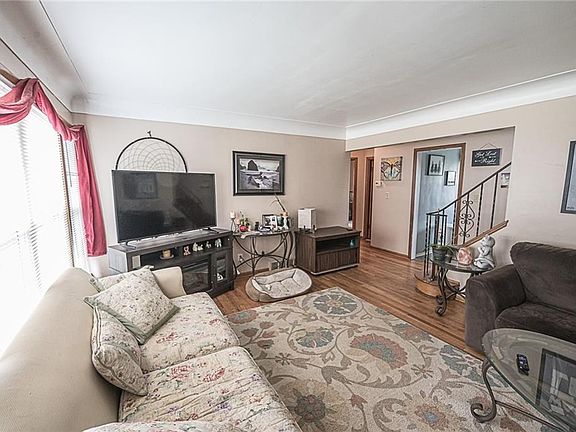4th image of 1891 Braeburn Park Dr