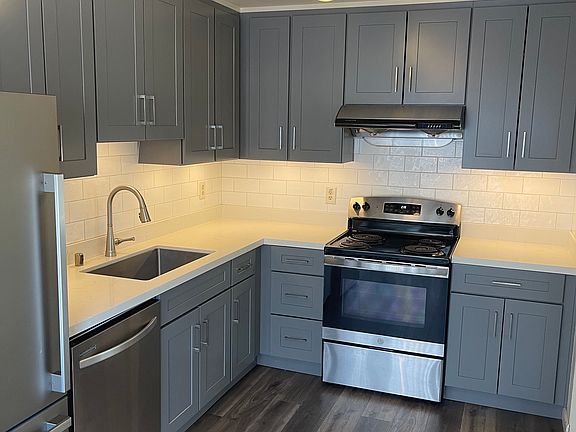 5th image of 913 Mangrove Ave