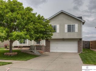 17134 Sprague St, Omaha, NE 68116