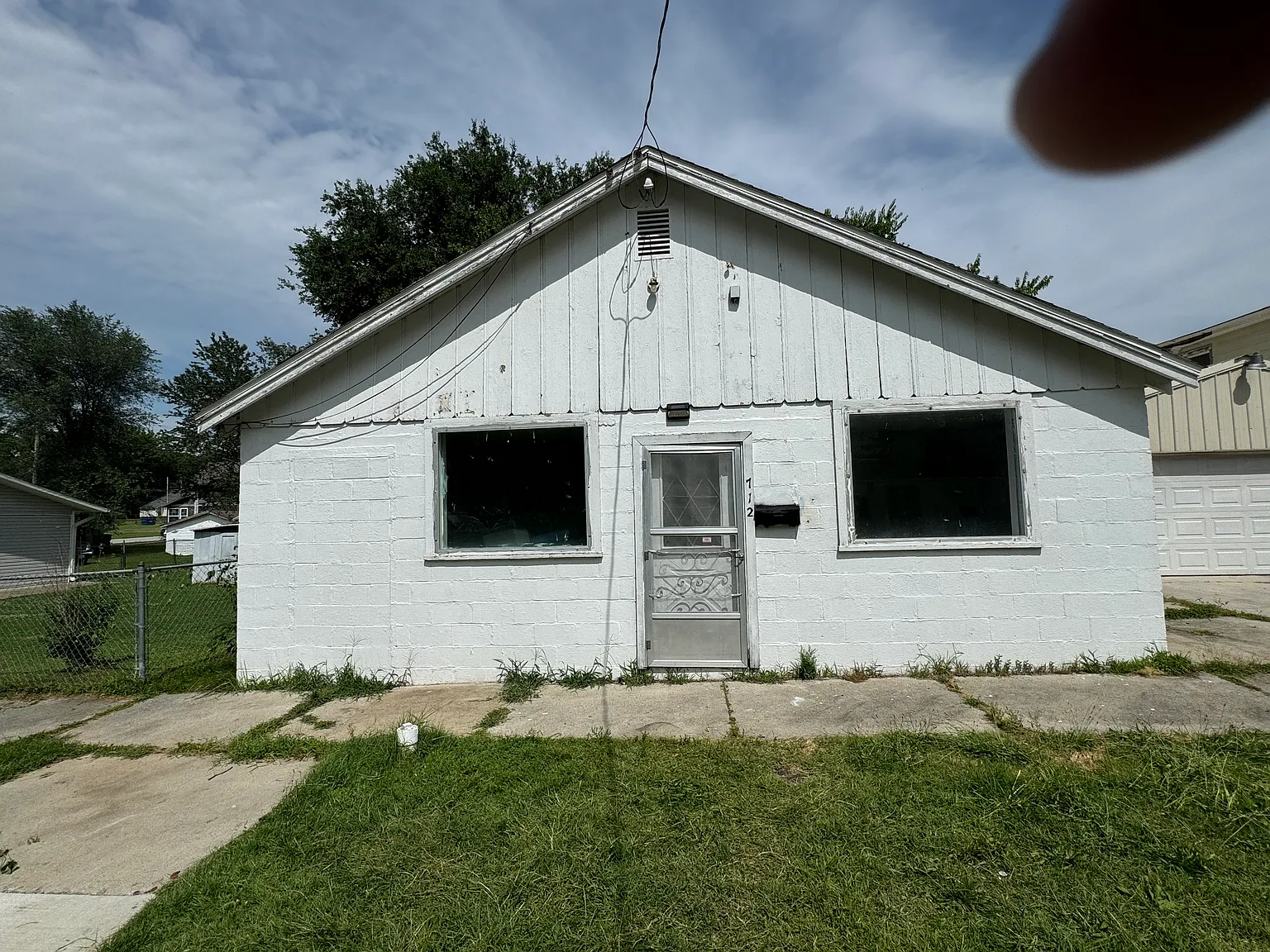712 Sophia St — Photo 2