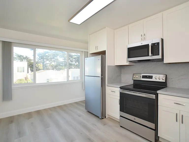 1350 38th Ave #6 — Photo 1