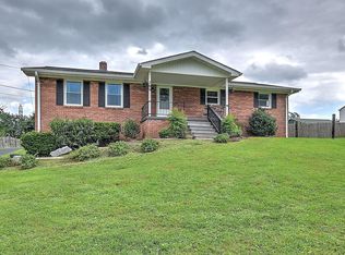 700 Swadley Rd, Johnson City, TN 37601