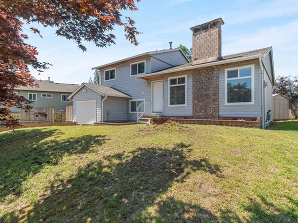 1204 Nestor St, Coquitlam, BC V3E 1H6