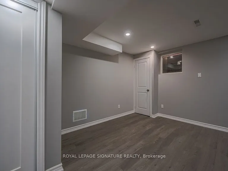 2111 Lynn Heights Dr #LOWER — Photo 13