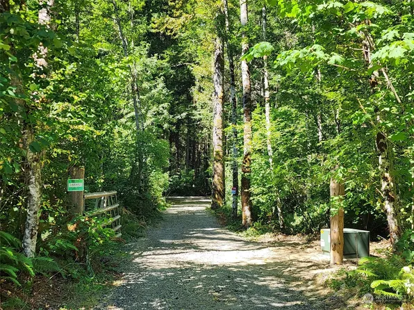 15545 SE Runyon Road, Rainier, WA 98576