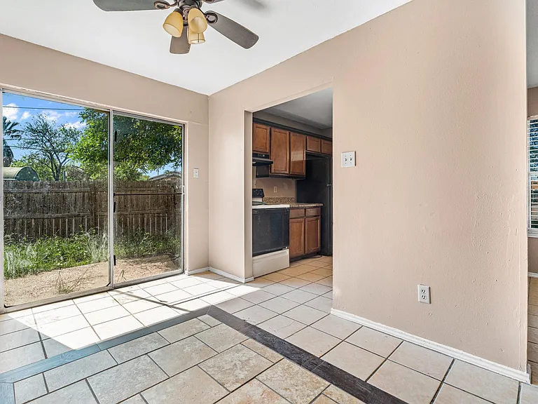 5202 Gawain Dr — Photo 9