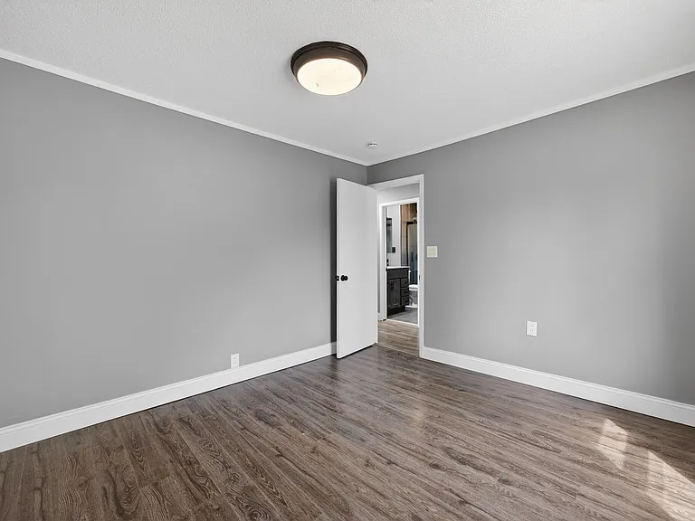 3320 Elm St — Photo 24