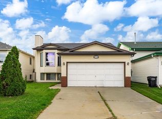 7712 187th St NW, Edmonton, AB T5T5X2