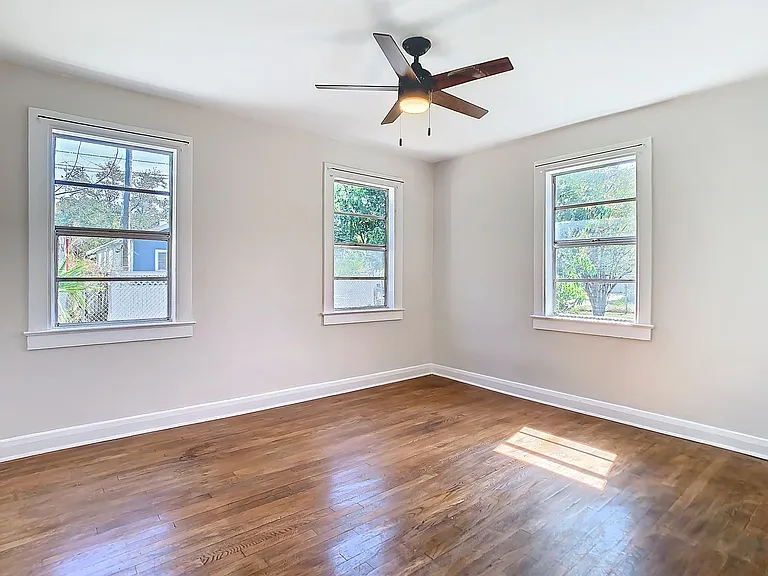 401 E Lambright St — Photo 27
