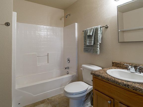 4th image of 3106 Spruce Ct