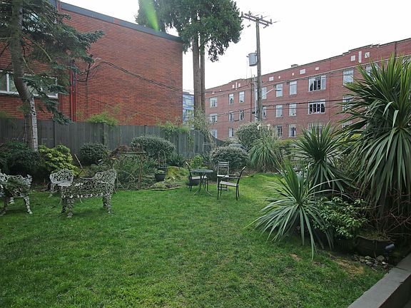 4th image of 512 Boylston Ave E #136