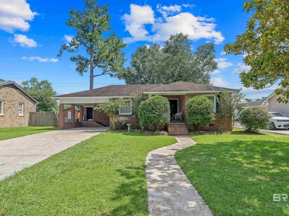 2867 Thornhill Dr, Mobile, AL 36606