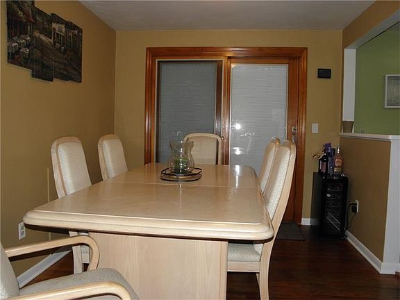 3rd image of 2806 Sullivan Dr