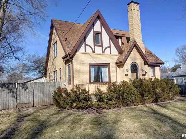 409 E Poplar St, Taylorville, IL 62568