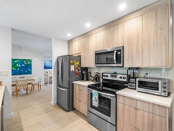2nd image of 5903 N Ocean Blvd