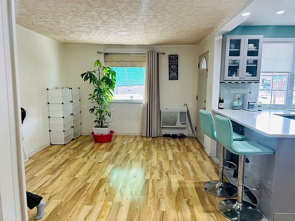Open kitchen with living room