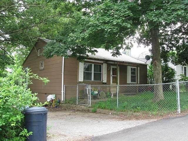 1st image of 122 Liters Ln