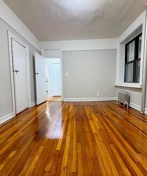 525 E 21st St #1 — Photo 2