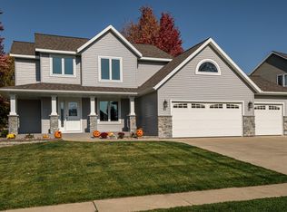 5061 Nicklaus Dr NW, Rochester, MN 55901