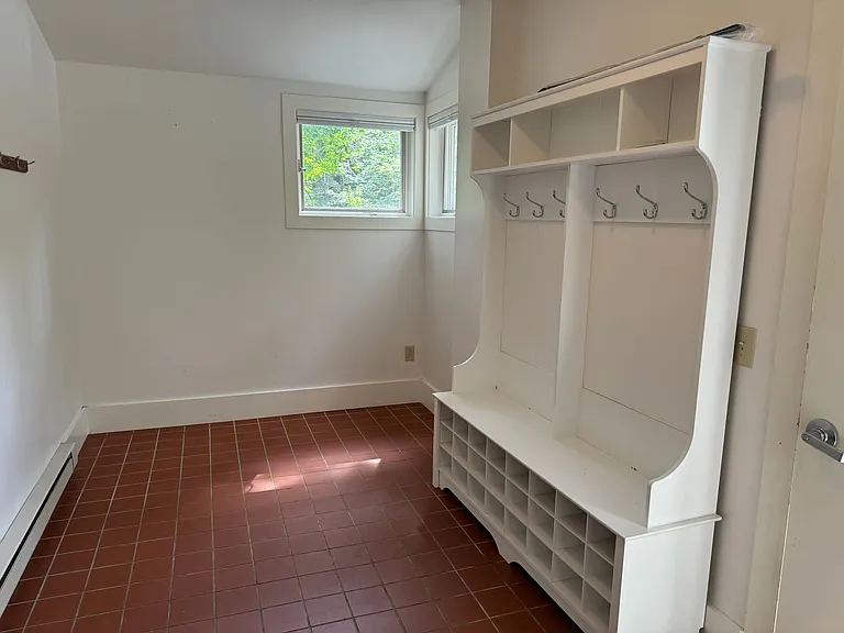 1490 & 1494 Beaver Meadow Rd — Photo 3