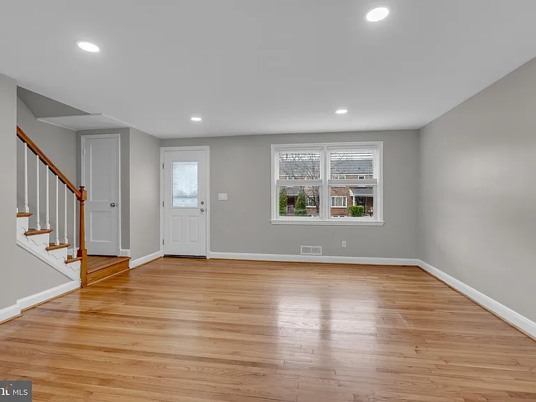 5520 Sagra Rd — Photo 7