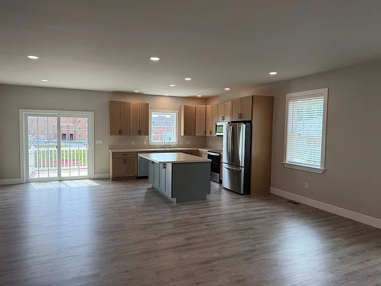 520 S Pine St — Photo 5