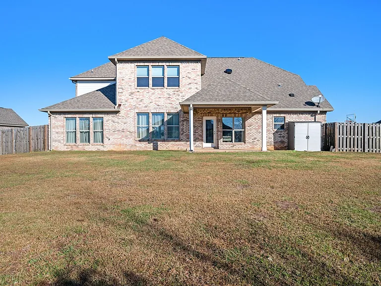 271 Hemlock Dr — Photo 32