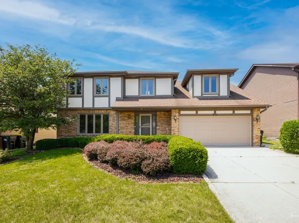 816 Heath Ln, Westmont, IL 60559