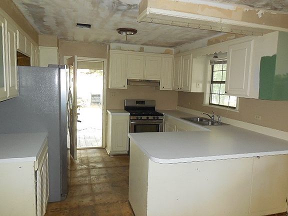 5th image of 1104 Foreman Rd