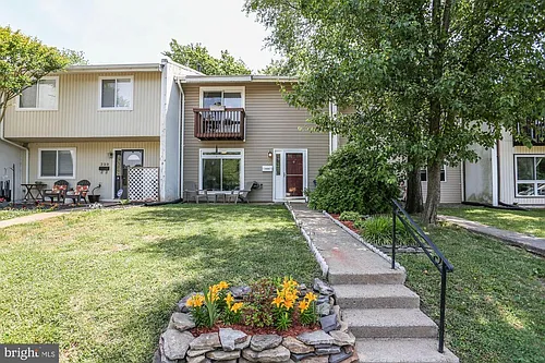 232 Willow Ter Photo 1