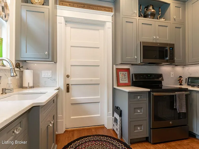 1432 Saint James Ct — Photo 15