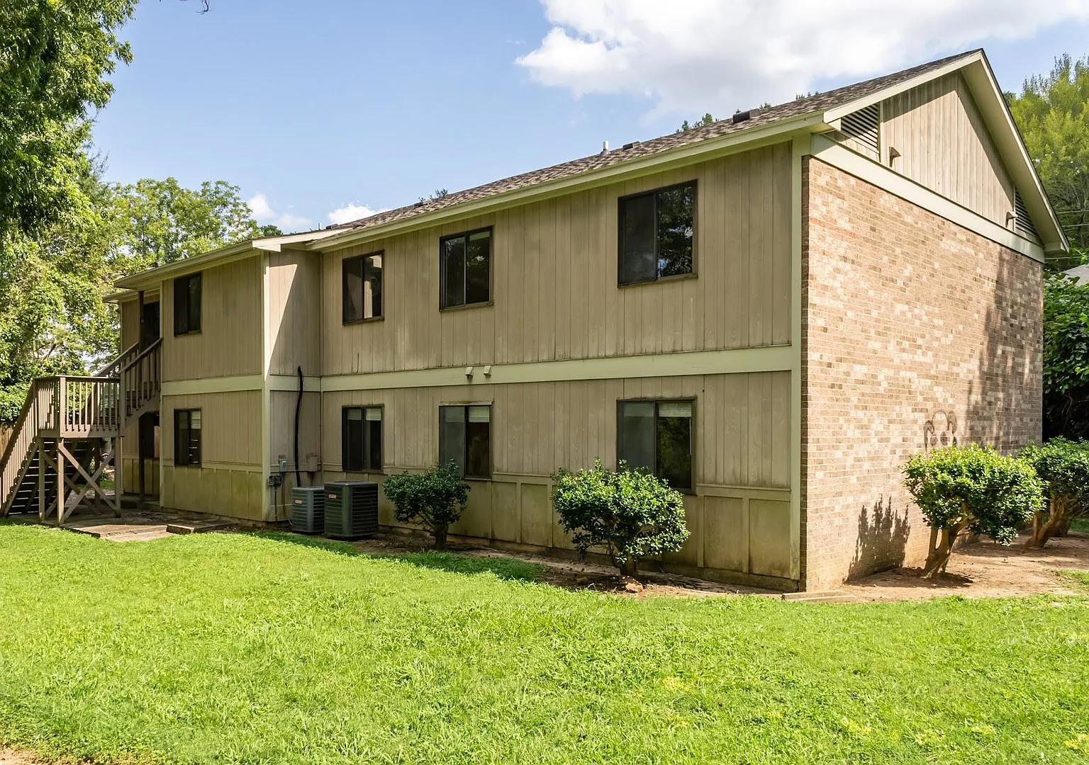 Ligon Apartments- 2900 Ligon St — Photo 2