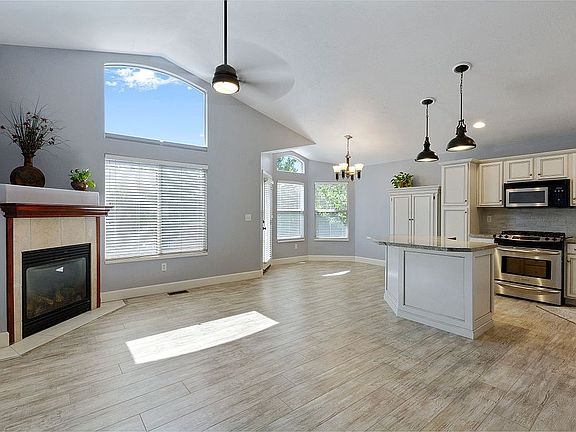 5th image of 10781 N La Jolla