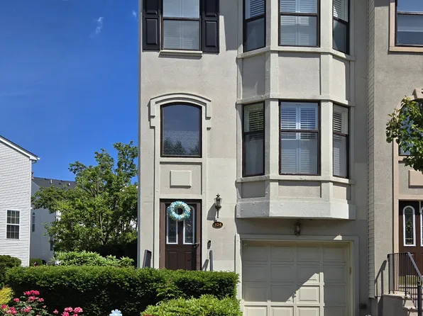 324 Winthrop Dr, Nutley, NJ 07110