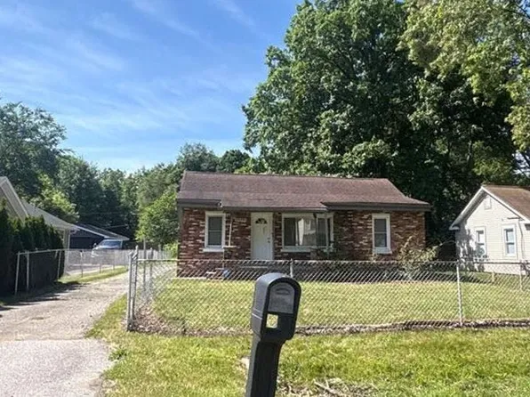 35431 Vinewood St, Romulus, MI 48174