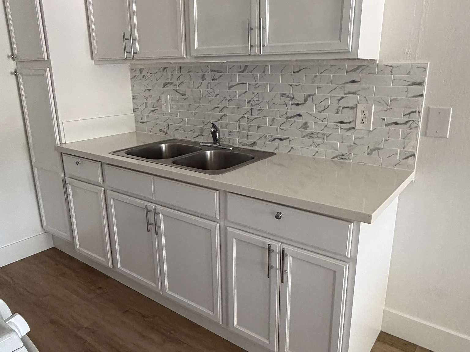 2 bed, 890 sqft, $2,050 — Photo 4