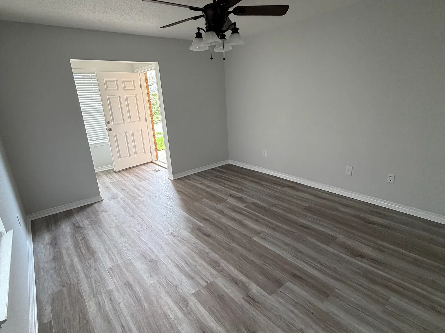 2 bed, 993 sqft, $1,500 — Photo 3