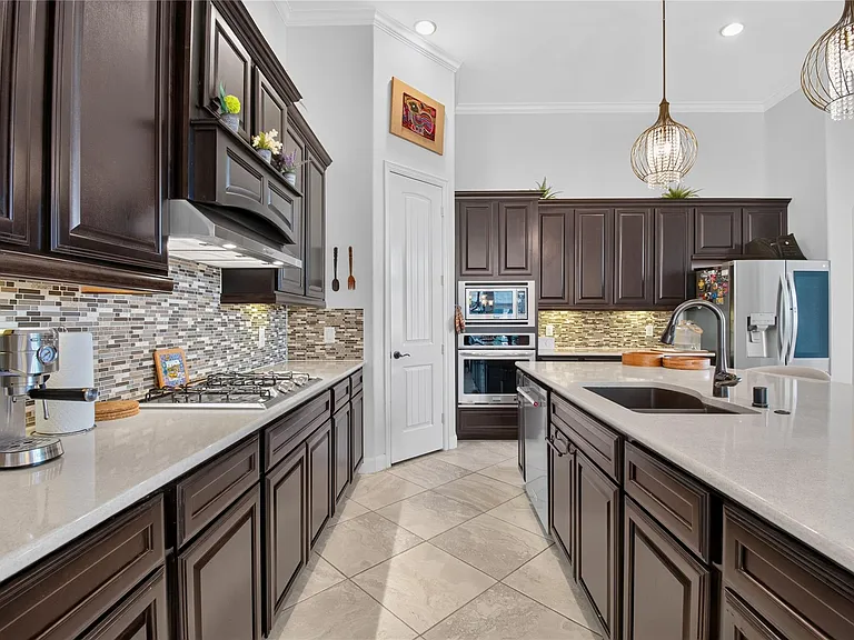 20214 Overland Hills Ln — Photo 11
