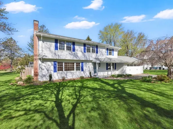 186 Viscount Rd, Longmeadow, MA 01106