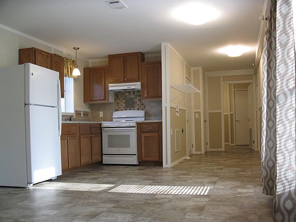 2nd image of 2371 Woodmen Dr #2371