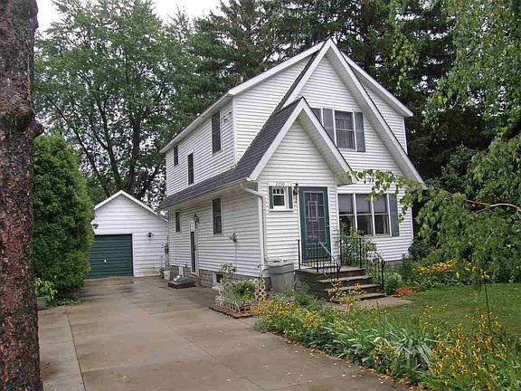 2nd image of 2090 Linda St