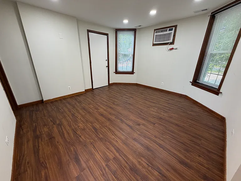 4107 S Archer Ave #1R — Photo 7