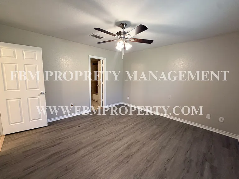 1219 S Mulberry St — Photo 13