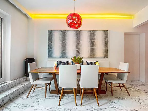 4th image of 134 W 10th St Unit Penthouse