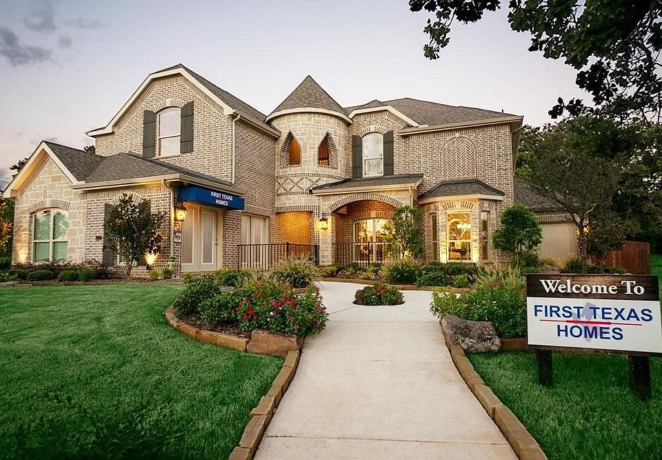 1st image of 107 Stallion Ln